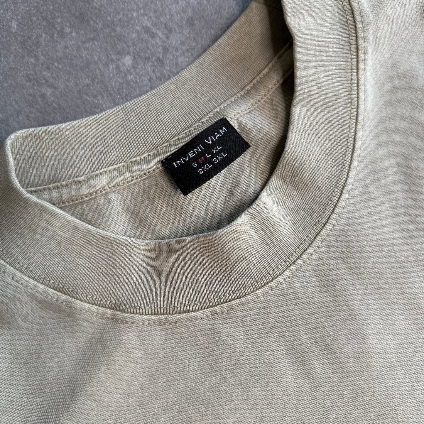 GLOVE TEE