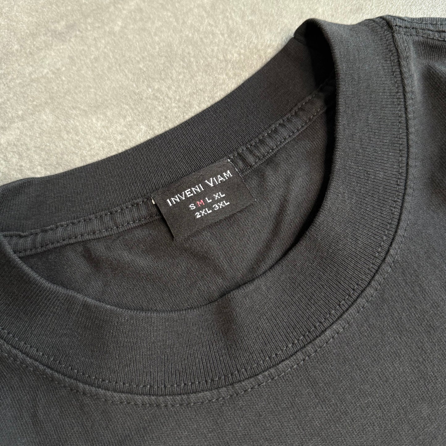 GLOVE TEE